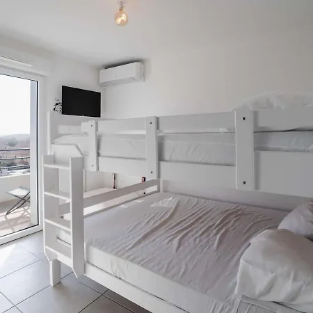 Lumineux Et Climatise Avec Wifi Et Parking A Narbonne-plage - Fr-1-409-202 Apartment *