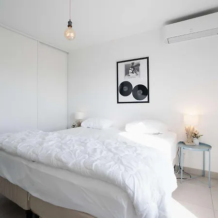 Apartment Lumineux Et Climatise Avec Wifi Et Parking A Narbonne-plage - Fr-1-409-202 *