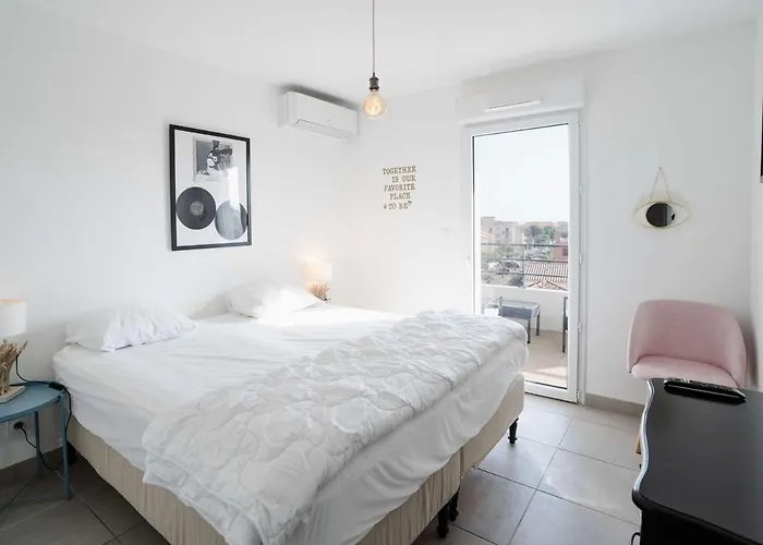 Lumineux Et Climatise Avec Wifi Et Parking A Narbonne-plage - Fr-1-409-202 *